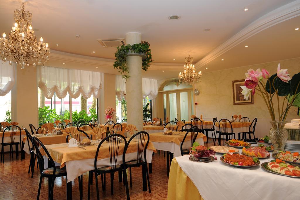 Hotel Flora Bellaria-Igea Marina Exterior photo