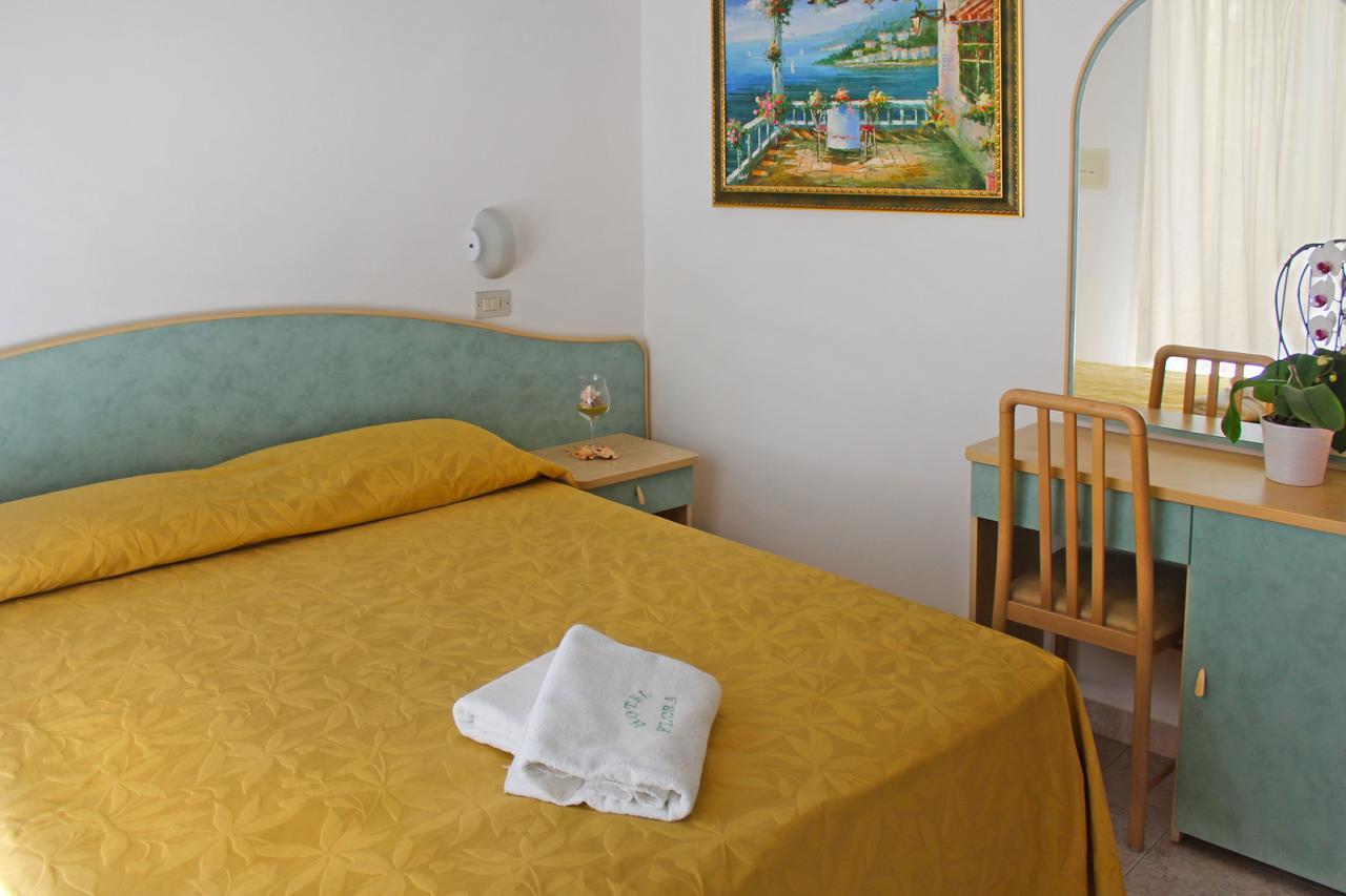 Hotel Flora Bellaria-Igea Marina Exterior photo